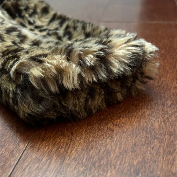 OshKosh B'gosh Kids Leopard Print Faux Fur Jacket, Size 18 Months - Picture 6 of 13